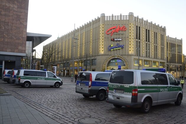 Chemnitz: Einkaufszentrum "Galerie Roter Turm" wird geräumt - 
