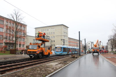 Chemnitz: Erste Straßenbahn zum Uni-Campus auf neuer Trasse unterwegs - Eine Straßenbahn erreichte am Dienstag erstmalig den Uni-Campus in Chemnitz.