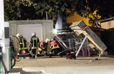 Chemnitz: Explosionsgefahr nach Unfall an Tankstelle - 