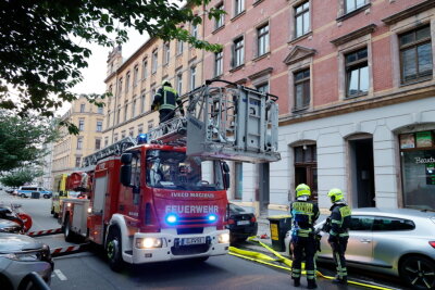 Chemnitz: Feuerwehreinsatz wegen Nebelmaschine - eine Person leicht verletzt - 