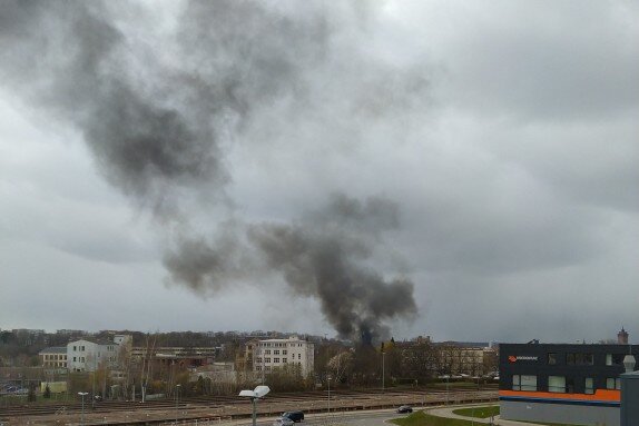 Chemnitz: Garagenbrand sorgt für Rauchsäule