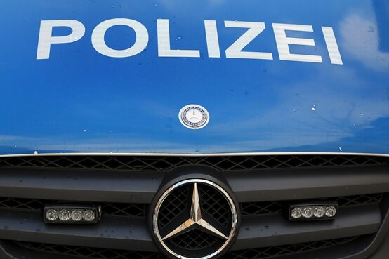 Chemnitz: Kinderwagen im Bus umgekippt - Baby verletzt - 