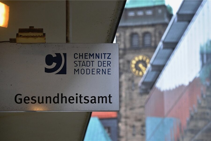 Die 7-Tage-Inzidenz pro 100.000 Einwohner liegt in Chemnitz seit mehreren Wochen unter 100. Die Stadt hebt nun einige Beschränkungen des öffentlichen Lebens auf. 