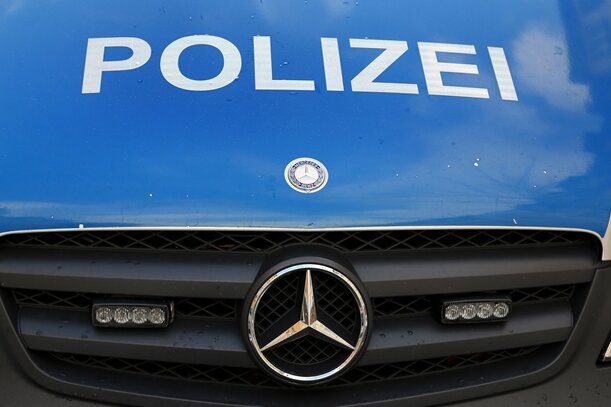 Chemnitz: Mann mit Messer verletzt - 
