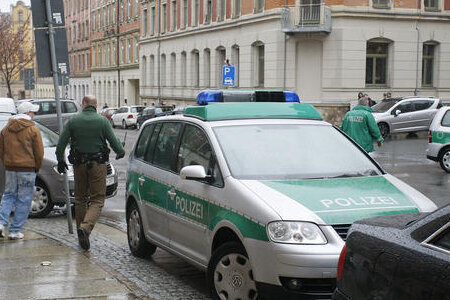 Ein 50-jähriger Mann ist am Mittwoch leblos in seiner Wohnung auf der Uhlandstraße im Chemnitzer Stadtteil Sonnenberg gefunden worden.
