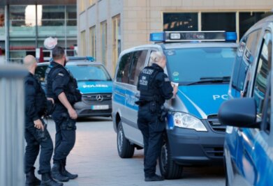 Chemnitz: Nach Corona-Lockerungen mehr Gewalt im Stadtzentrum - Am Sonntag und am Montag rückten Beamte der Chemnitzer Polizei gleich mehrmals zu Einsätzen im Stadtzentrum aus: Es war zu mehreren Gewalttaten gekommen. 