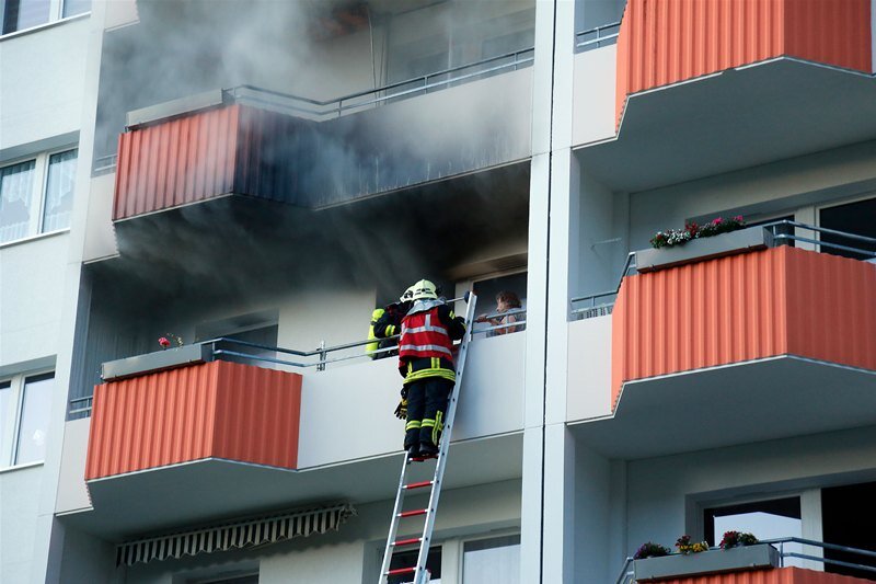 Chemnitz: Nach tödlichem Feuer ermittelt die Polizei wegen Brandstiftung - 