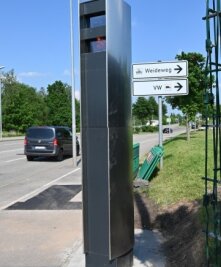 Chemnitz: Neuer Blitzer nahe der Autobahn - Der neue Blitzer soll laut Rathaus "zeitnah" in Betrieb gehen. 