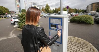 Chemnitz: OB Ludwig kündigt Einrichtung von Frauenparkplätzen an - 