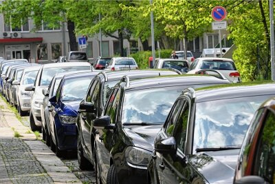 Chemnitz: Parken nahe der City länger kostenfrei als geplant - Kostenfreies Parken am Rande des Chemnitzer Stadtzentrums wird nicht zuletzt von Berufspendlern geschätzt. Doch damit soll über kurz oder lang Schluss sein. 