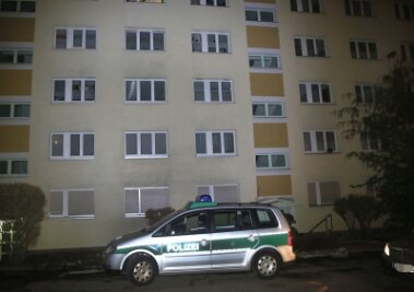 Chemnitz: Pizzabote überfallen und schwer verletzt - Ein Pizzabote ist am Montagabend auf der Helbersdorfer Straße überfallen worden.