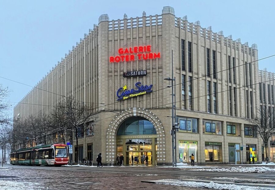 Chemnitz plant dieses Jahr vier Shoppingsonntage - Einkaufen in der Galerie Roter Turm. Außer zu den reguläre Öffnungszeiten soll das in diesem Jahr auch an drei Sonntagen möglich sein. 