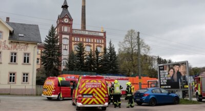 Chemnitz: Polizei ermittelt nach Havarie im Brauhaus Einsiedel -  Rund 60 Einsatzkräfte der Berufsfeuerwehr Chemnitz sowie von fünf freiwilligen Wehren sind gestern zum Einsiedler Brauhaus gerufen worden. 