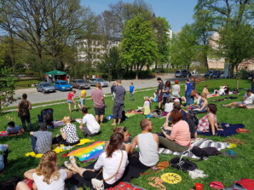 Chemnitz: Protest gegen rechten Infostand - Einwohner des Chemnitzer Stadtteils Sonnenberg versammelten sich zum gemeinsamen Picknick.