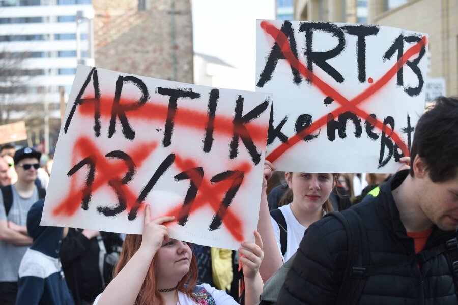 Chemnitz: Rund 400 Teilnehmer bei Protest gegen Urheberrechts-Reform - 