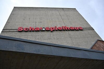 Chemnitz: Sanierung des Schauspielhauses bis 2026 geplatzt – das sind die Reaktionen - Von 16 auf 34 Millionen Euro ist der Bedarf für eine Sanierung des Chemnitzer Schauspielhauses gestiegen.