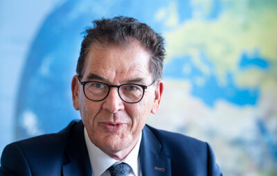 Chemnitz: Scheidender Bundesminister erhält Preis für Nachhaltigkeit aus Chemnitz - Gerd Müller - Bundesminister für wirtschaftliche Zusammenarbeit und Entwicklung