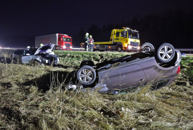 Chemnitz: Schwerer Unfall Auf Der A4 - Zwei Verletzte Im Krankenhaus