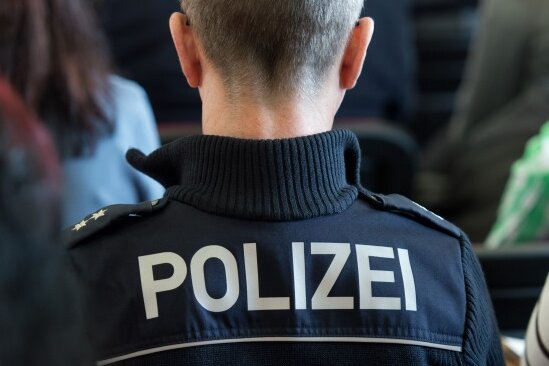 Chemnitz: Sicherheitsmann bei Streit verletzt - 