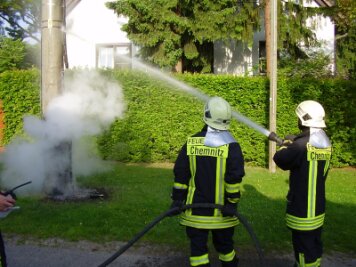 Chemnitz: Stromversorgung in Rottluff wegen brennenden Kabels unterbrochen - 