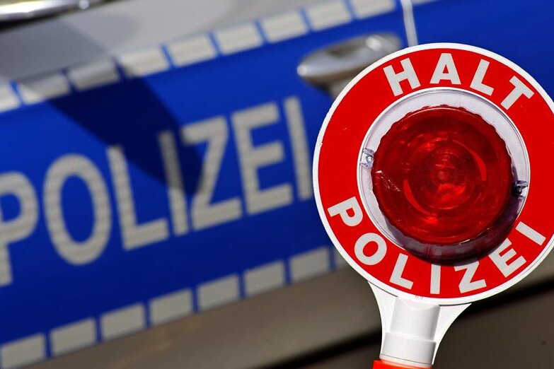 Chemnitz: Tatverdächtige nach Pkw-Aufbruch gestellt - 