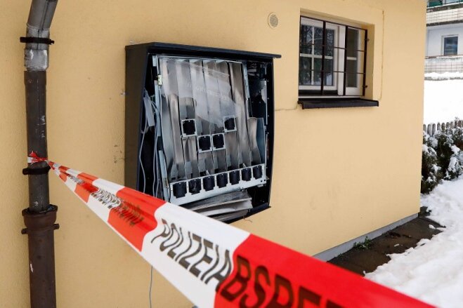 Chemnitz: Tatverdächtige Automatensprenger festgenommen - Zwei Männer wurden am Tatort von Polizisten gestellt.