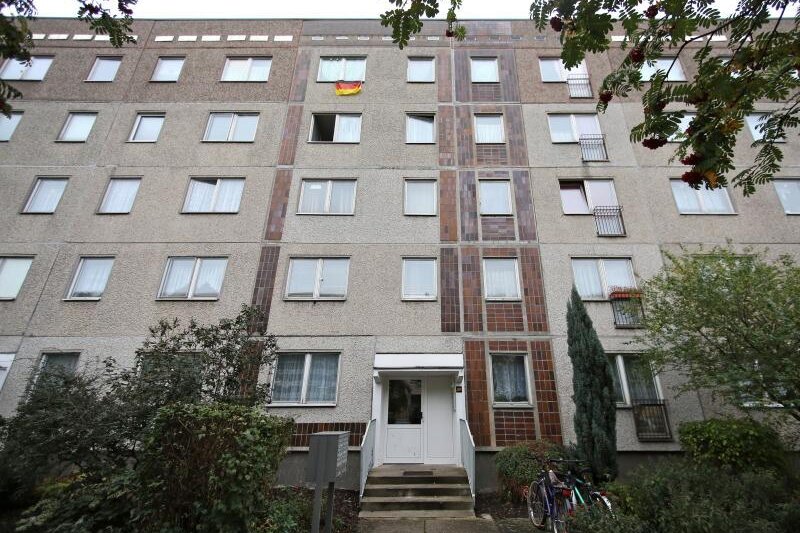 Chemnitz überdenkt dezentrale Unterbringung - Das Wohnhaus, in welchem der flüchtige Terrorverdächtige festgenommen wurde.