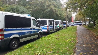 Chemnitz: Verdacht auf geplanten Sprengstoffanschlag - Großeinsatz der Polizei - 