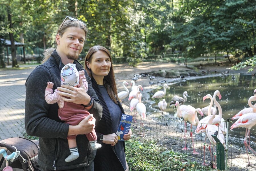 Chemnitz: Warum die kleine Mara und ihr Papa jetzt sehr viel Zeit im Tierpark verbringen werden - Susann und Rico John gehen gern mit ihren Kindern in den Tierpark. Vor sechs Wochen kam Tochter Mara zur Welt.