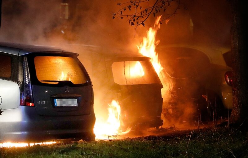 Chemnitz: Wieder Autobrände - Polizei vermutet Brandstiftung - 