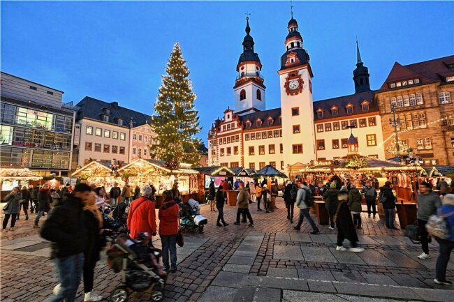 Chemnitz will mit Nachbarn Tourismus-Verein gründen - Der Chemnitzer Weihnachtsmarkt ist ein Magnet für die gesamte Tourismusregion.