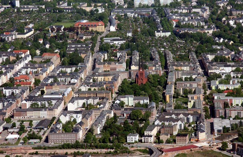 Das Bild zeigt den Chemnitzer Sonnenberg im Frühjahr 2013.