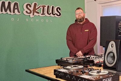 Chemnitzer DJ-Schule: Idee aus der Not wird Erfolg - Matthias Harzdorf alias DJ Mathew hat vor zwei Jahren eine DJ-Schule gegründet.