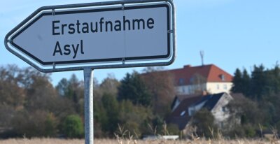 Chemnitzer Erstaufnahmeeinrichtungen: 16 Coronafälle in sechs Wochen - Die Erstaufnahmeeinrichtung des Landes Sachsen für Flüchtlinge am Adalbert-Stifter-Weg im Stadtteil Ebersdorf ist derzeit Ziel vieler Schutzsuchender, die über die polnische Grenze in den Freistaat kommen. 