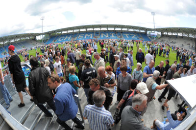 Chemnitzer FC feiert Stadioneröffnung mit 50.000 Besuchern - 