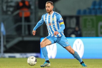 Chemnitzer FC verlängert mit seinem Kapitän - Tobias Müller ist seit 2018 beim Chemnitzer FC. Der Kapitän hat jetzt seinen Vertrag bis 2026 verlängert.