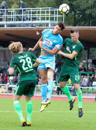 Chemnitzer FC verlässt Abstiegsränge dank 1:1 in Bremen - Myroslav Slavov (Chemnitz) köpft zum 0:1.