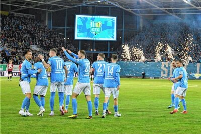 Feiern - wie beim Erfolg über Aue im Sachsenpokal - wollen die Himmelblauen nach langer Durststrecke auch wieder in der Regionalliga.