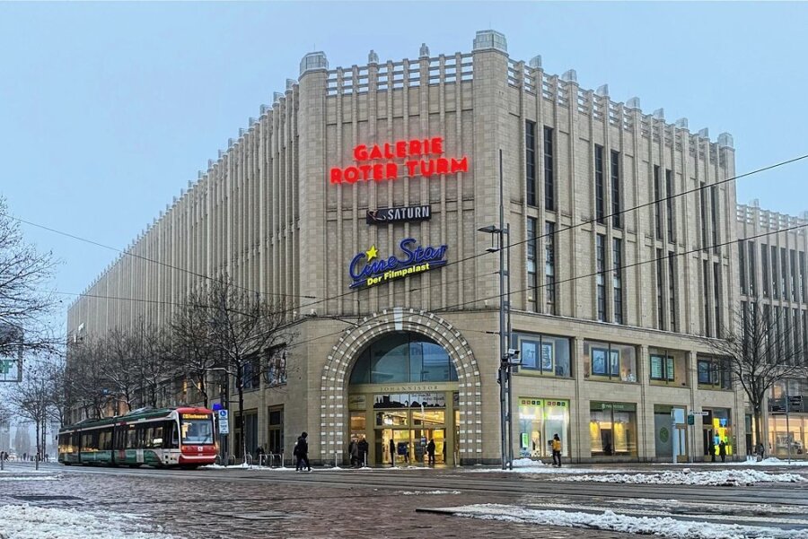 Chemnitzer Galerie Roter Turm stockt Sicherheitspersonal auf - In Chemnitz ist die Galerie Roter Turm das größte innerstädtische Einkaufszentrum. Sie beherbergt zudem das einzige große Multiplex-Kino in der Stadt.