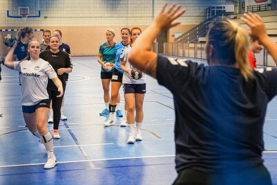 Chemnitzer Handballerinnen: Saisonvorbereitung läuft noch nicht richtig rund - Die Handballerinnen vom HV Chemnitz wollen schnellstmöglich wieder zurück in die 3. Liga. 