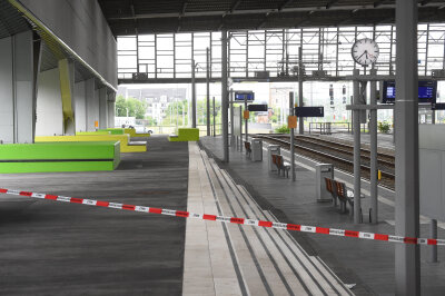 Chemnitzer Hauptbahnhof nach Sperrung wieder freigegeben - Nach dem Fund eines Rucksacks blieben die Gleise 1 bis 3 für rund zwei Stunden gesperrt.