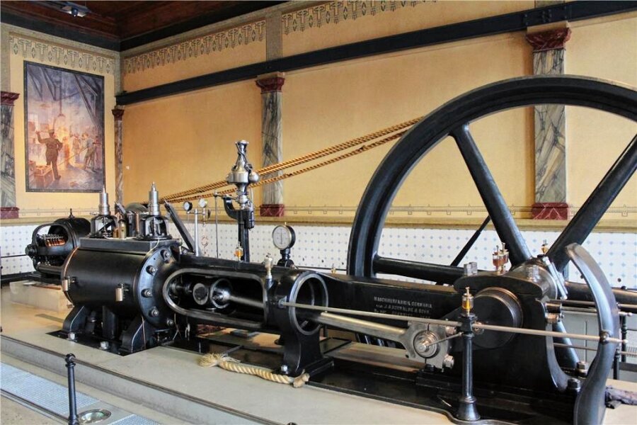 Chemnitzer Industriemuseum feiert mit Besuchern sein 20-jähriges Bestehen - Die Dampfmaschine ist eines der Exponate, die am 16. April im Industriemuseum in Betrieb sind. 