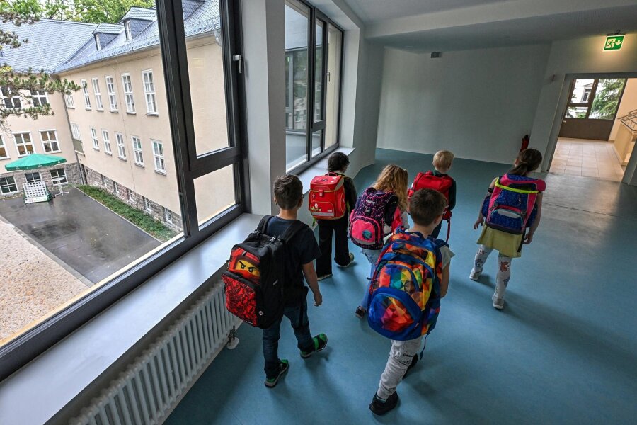 Chemnitzer Kinder reif für die Schule? Rathaus zieht Untersuchungen vor - Weit über 2000 Mädchen und Jungen kommen in Chemnitz jedes Jahr in die Schule. Zuvor werden sie untersucht.