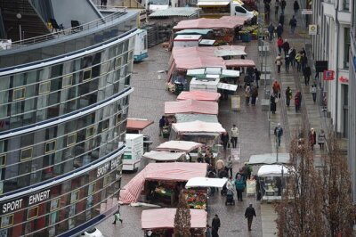 Chemnitzer Markt: Verkaufsstände dürfen bunt bleiben - 