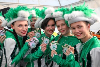 Chemnitzer Ortsteil in Partylaune: Warum es in Grüna immer was zu feiern gibt - Auf der Grünaer Kirmes wurde in diesem Jahr auch das 60-jährige Bestehen des örtlichen Faschingsclubs gefeiert.
