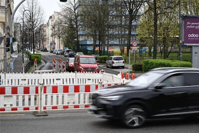 Chemnitzer Sonnenberg: Zietenstraße bald von beiden Seiten voll gesperrt - Nächste Vollsperrung steht bevor: Ab der Heinrich-Schütz-Straße bis Beethovenstraße wird die Zietenstraße ab Montag gesperrt.