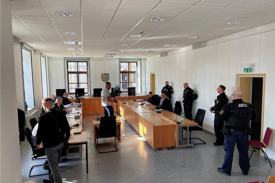 Chemnitzer Totschlagsprozess: Verteidigung legt Revision ein - Fünf Tage wurde gegen einen 20-Jährigen vor dem Chemnitzer Landgericht verhandelt. 