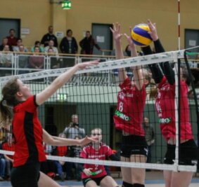 Chemnitzer Verein meldet Volleyballmannschaft aus Dritter Liga ab - Spielerinnen des CPSV bei einem Spiel gegen den TSV Ansbach.