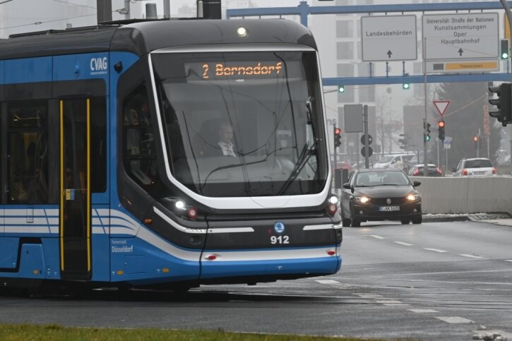 Chemnitzer Verkehrsbetriebe dünnen Fahrplan erneut aus - Busse und Bahnen fahren in Chemnitz ab kommende Woche "bis auf Weiteres" nur noch höchstens alle 15 Minuten. 
