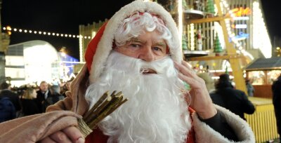Chemnitzer Weihnachtsmarkt: Weihnachtsmann wartet auf Post - Kinder können sich melden - 